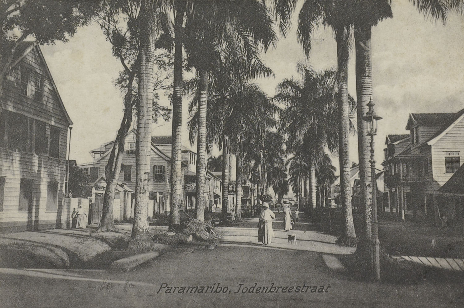 Suriname en een koperslagerij uit Aalten