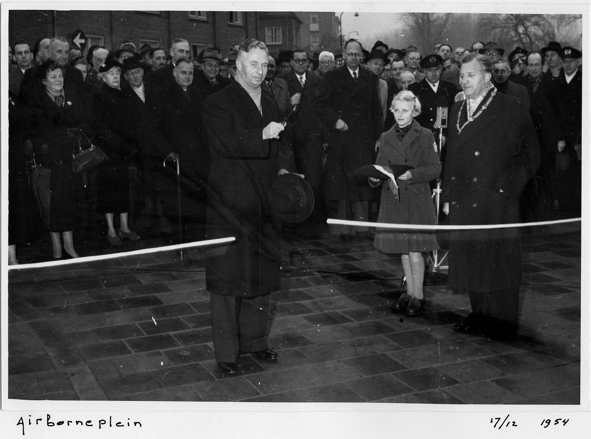 39 vensters over de geschiedenis van de provinciehoofdstad